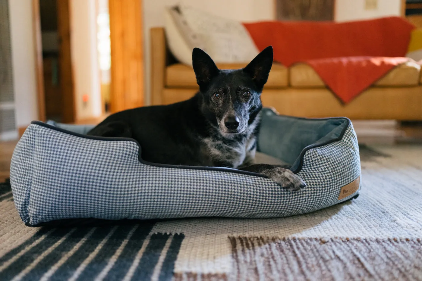 Houndstooth Lounge Bed