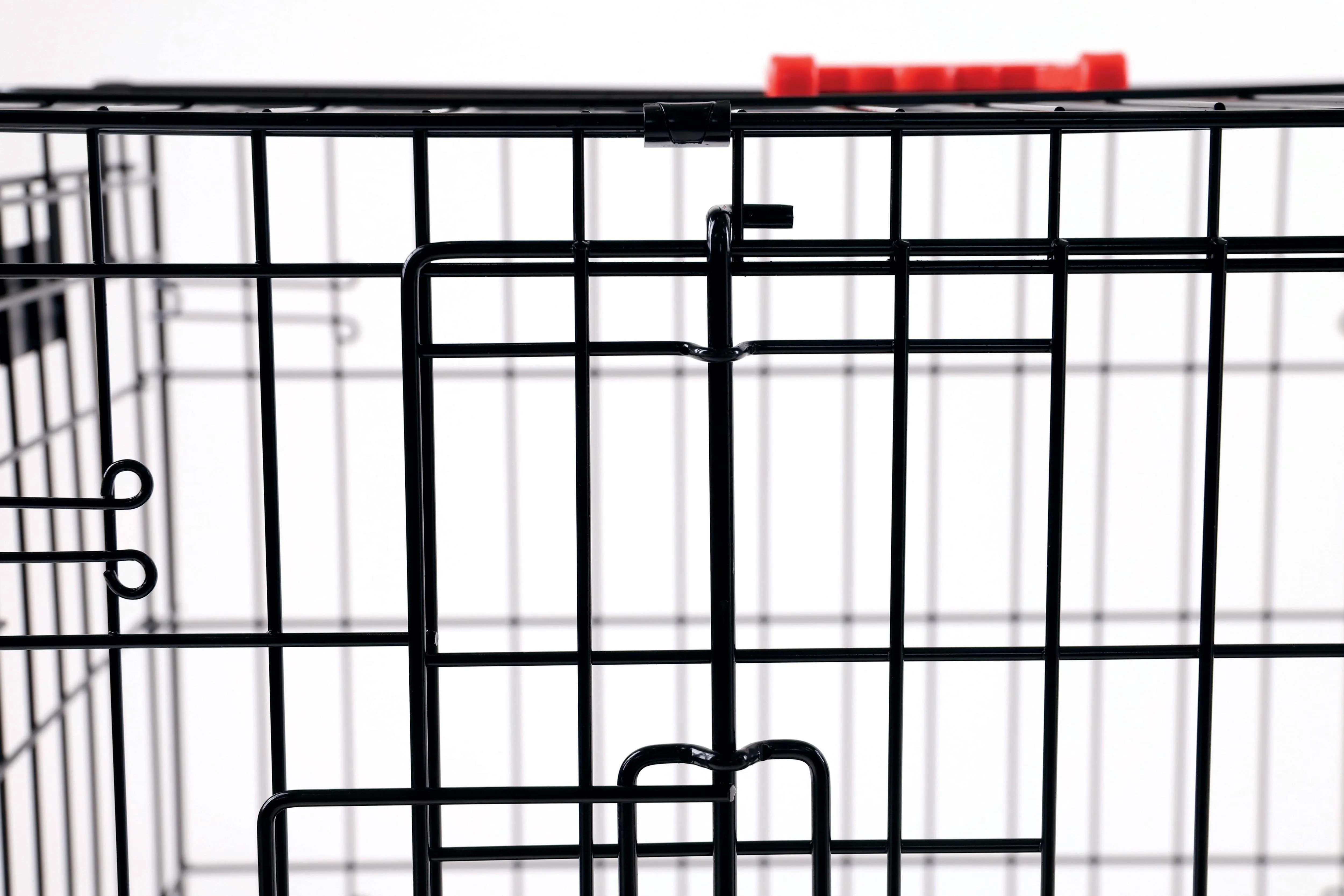 VOYAGER Wire Crate with wheels